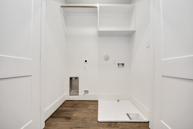 Foto del edificio - 7502 B Carver Rd