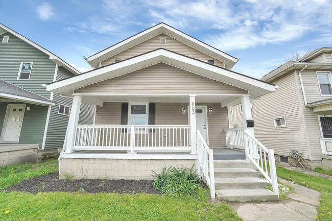 Building Photo - 863 E 3rd Ave