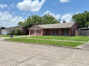 Building Photo - 10715 Sagewillow Ln