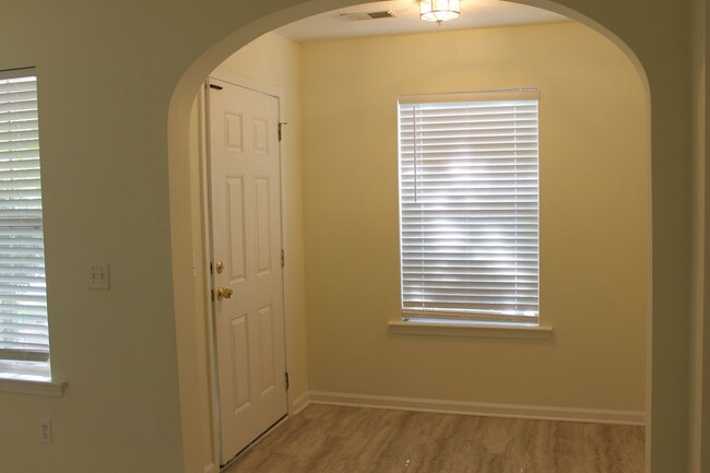 Foto del edificio - Three Bedroom Townhome in The Farm at Buck...