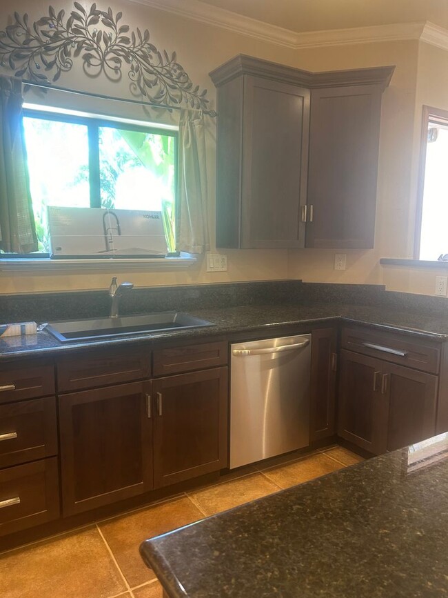 Foto del edificio - Huge modern 2 bedroom, single floor guest ...