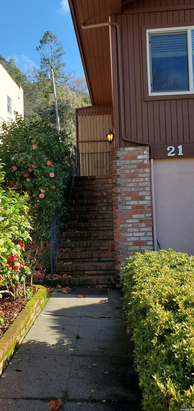 Building Photo - 21 Lincoln Park