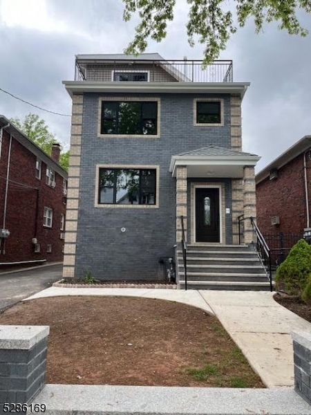 Primary Photo - 115 E Henry St