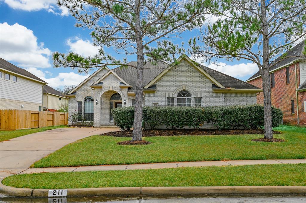 Primary Photo - 211 Elana Ln
