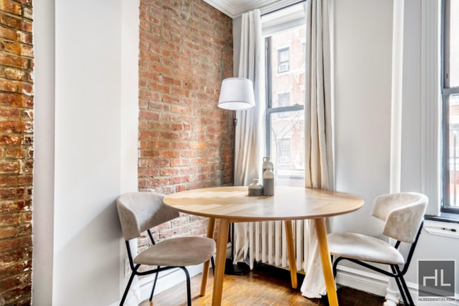 Building Photo - MOTT STREET