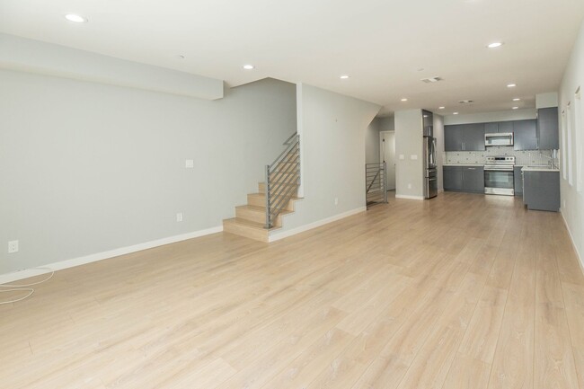 Building Photo - Contemporary Multi-Level Townhome - Prime ...