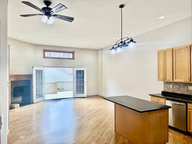 Foto del edificio - 1654 N Fairfield Ave