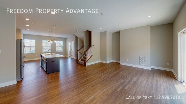 Foto del edificio - 58 Hawthorne Dr - 3BR Townhouse - Washington