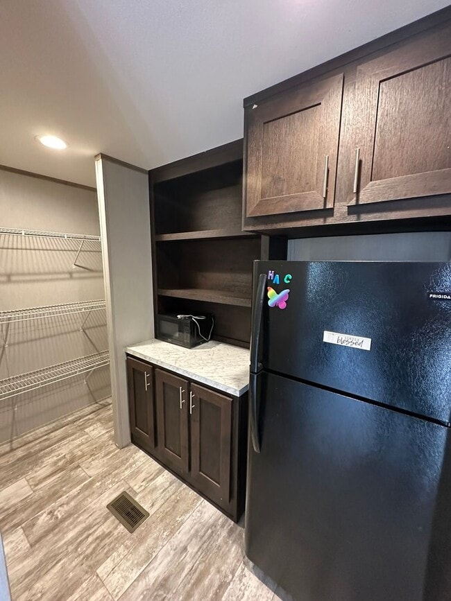 Building Photo - 3 Bed 2 Bath Home