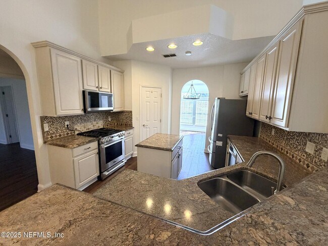 Building Photo - 1714 Eagle Watch Dr