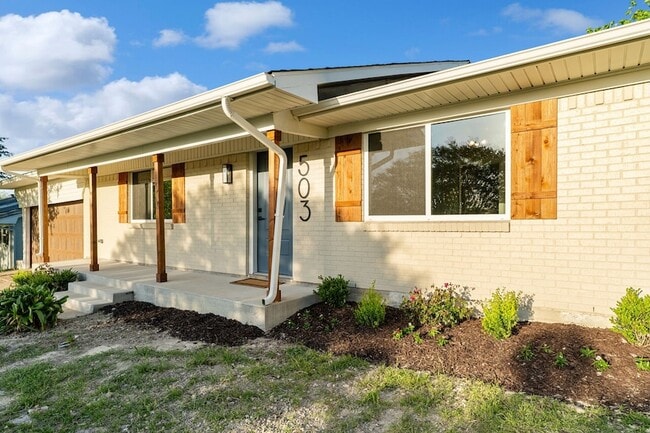 Building Photo - 503 Rogers Way