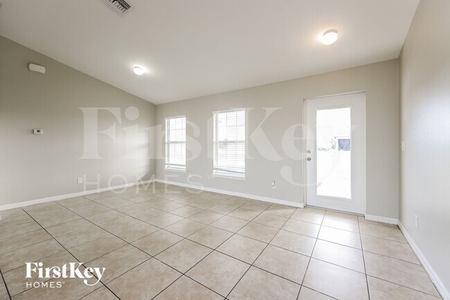 Foto del edificio - 1305 NW 11th Terrace