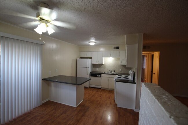 Building Photo - TOUR TODAY! Willow Park Town Homes- (Unit 20) 2 Bedroom Town house for Rent in Lindale!