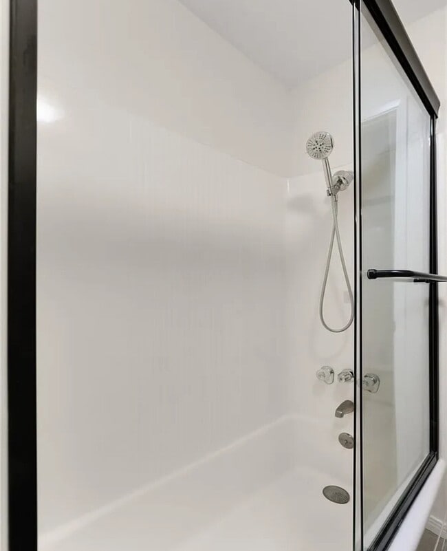 Building Photo - charming 1-bedroom, 1-bathroom