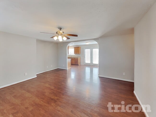 Building Photo - 1621 Robert Rd