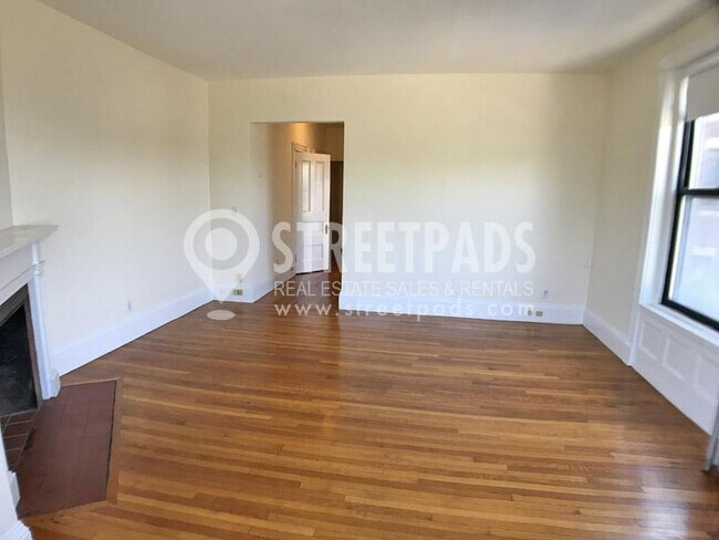 Building Photo - 2 bedroom in Boston MA 02115