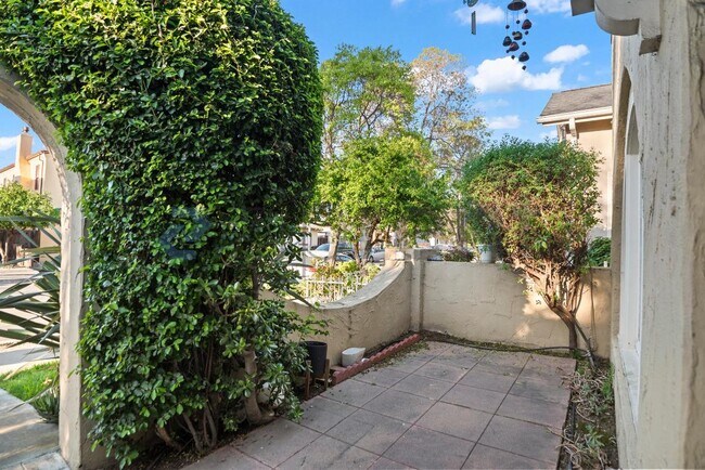 Foto del edificio - 148 Clayton Ave