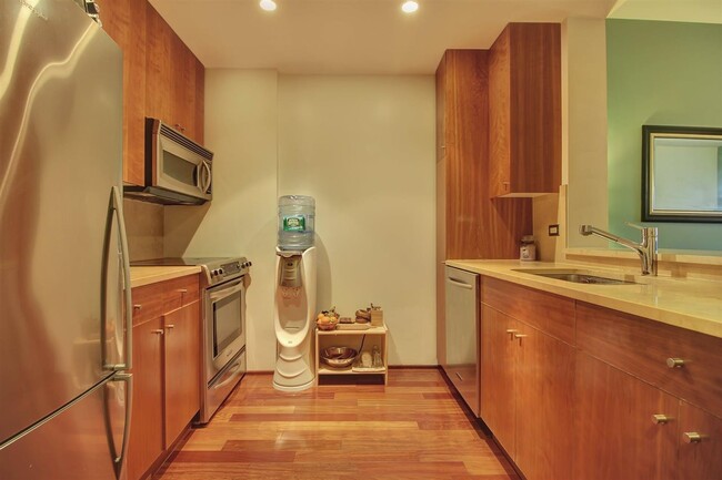 Building Photo - 1302 City Pl