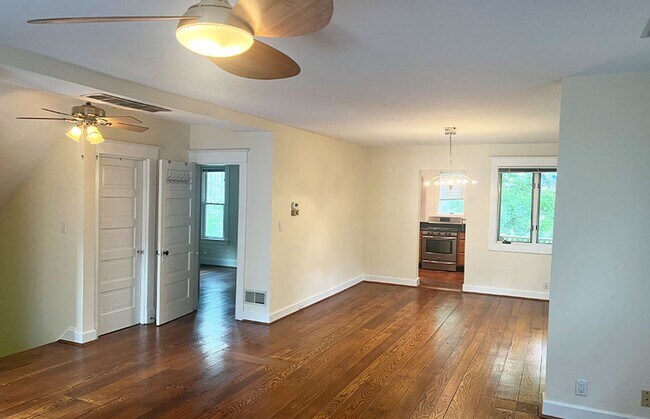 Foto del edificio - 3436 Lyleburn Pl