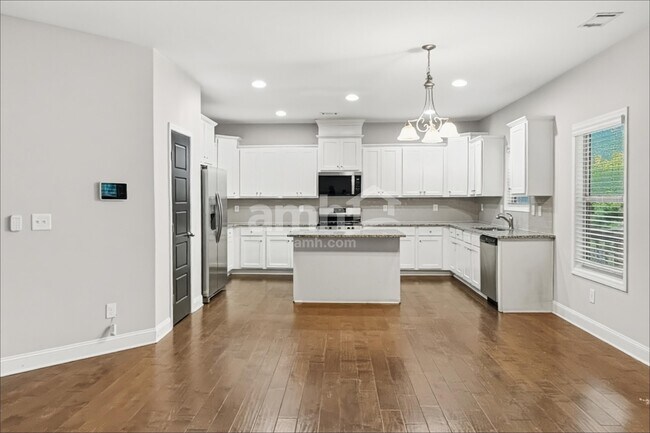 Foto del edificio - 1200 Victoria Walk Ln