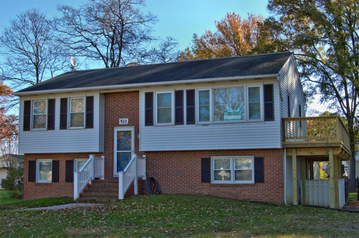 Primary Photo - 511 Bayside Dr