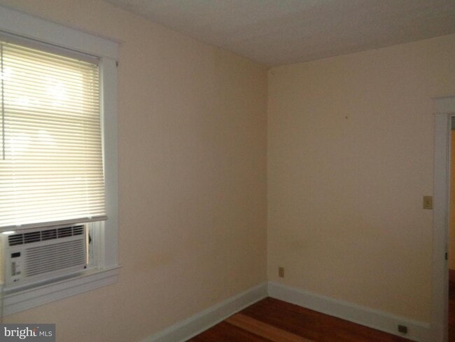 Building Photo - 2800 Linwood Ave