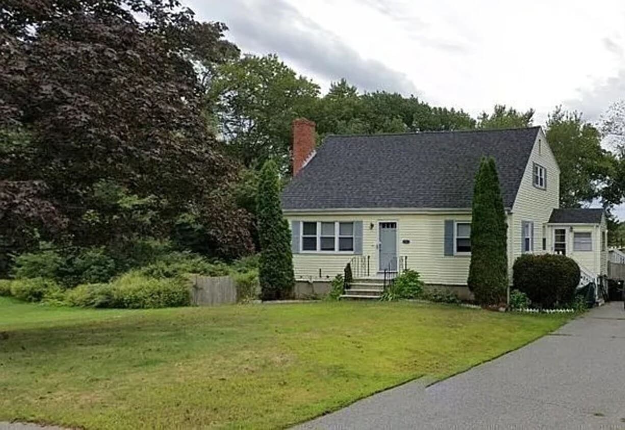 Primary Photo - elcome to this well-maintained single fami...