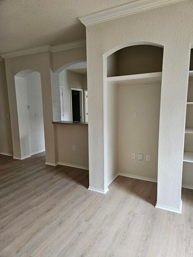 Building Photo - Lake Mary Townhome