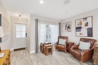 Building Photo - 513 Curlew Rd
