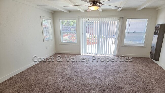 Building Photo - Wonderful South Salinas Home for RENT!!!