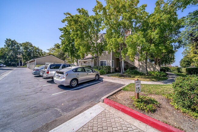 Foto del edificio - 2-Bedroom/2 bath near Almaden Lake! - $3,400/mo