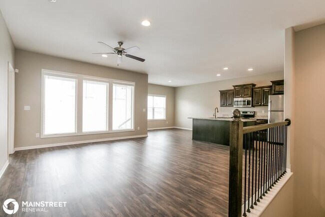 Building Photo - 204 NE Katie Ct, Grain Valley, MO 64029