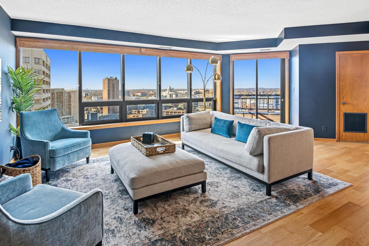Foto principal - 168 6th St E