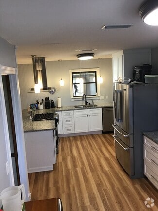 Building Photo - 116 Harrison Dr
