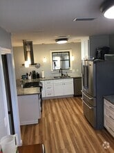 Building Photo - 116 Harrison Dr