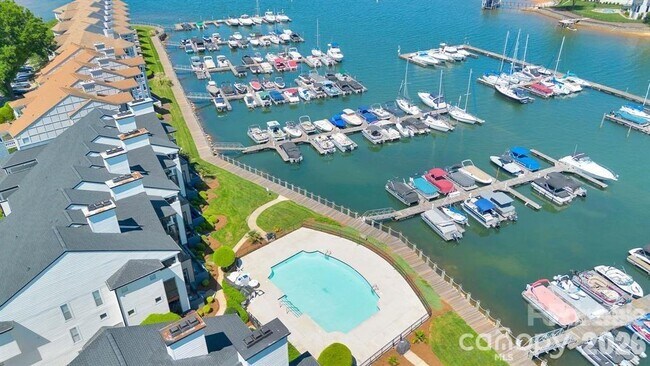 Foto del edificio - 18755 Vineyard Point Ln