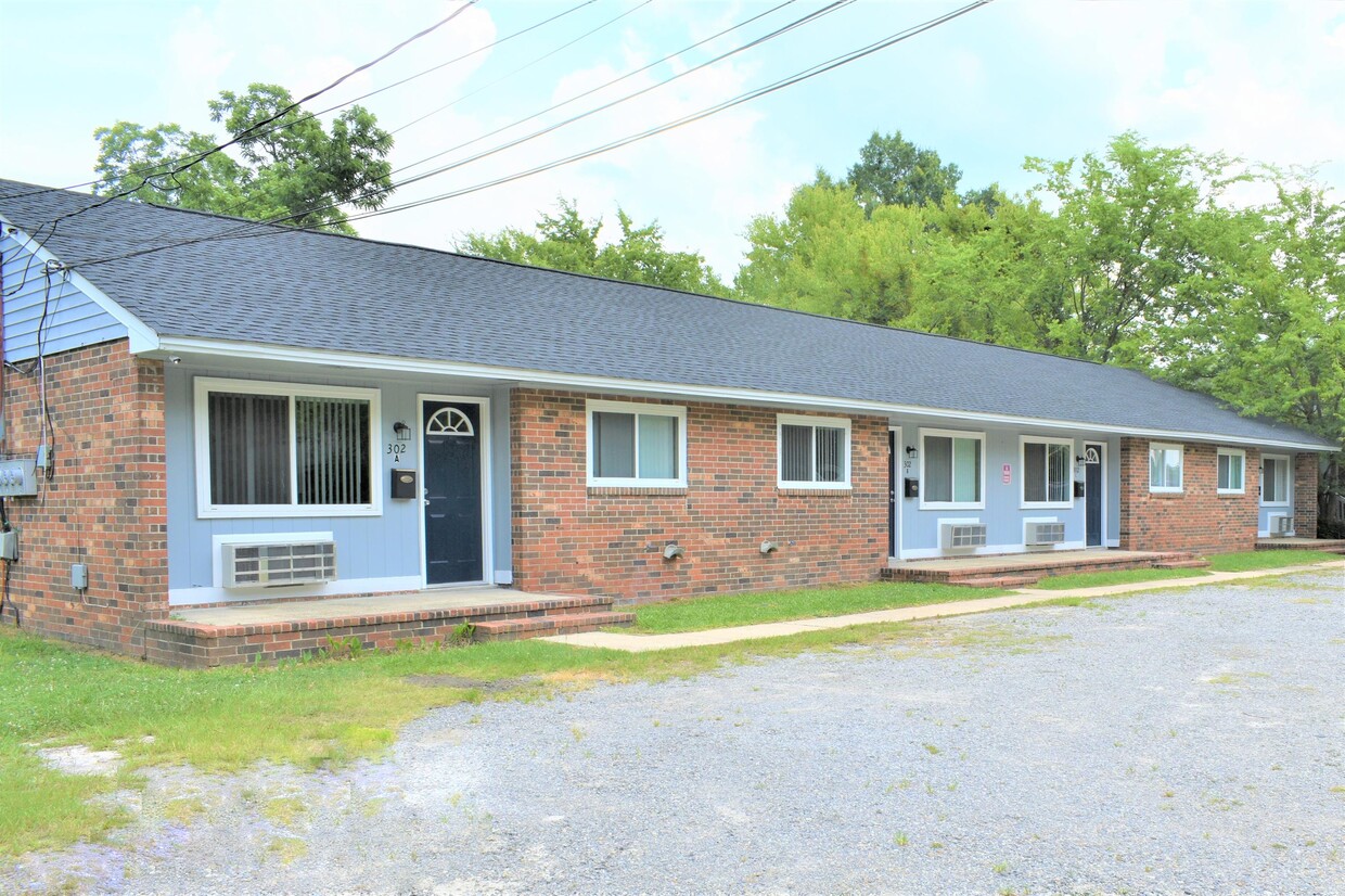 Primary Photo - 302 S Brazil St