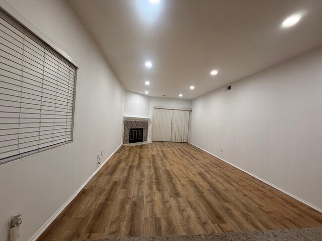 Foto del edificio - 1400 Bowe Ave