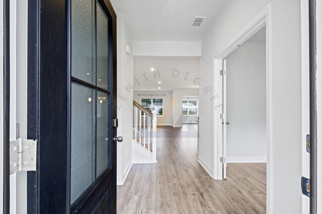 Building Photo - 124 Danner Dr