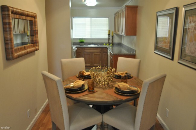 Foto del edificio - 1476 Creekside Dr