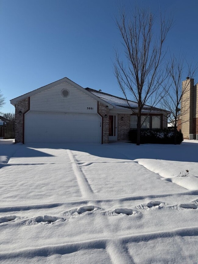 Building Photo - 3801 W Hartford St