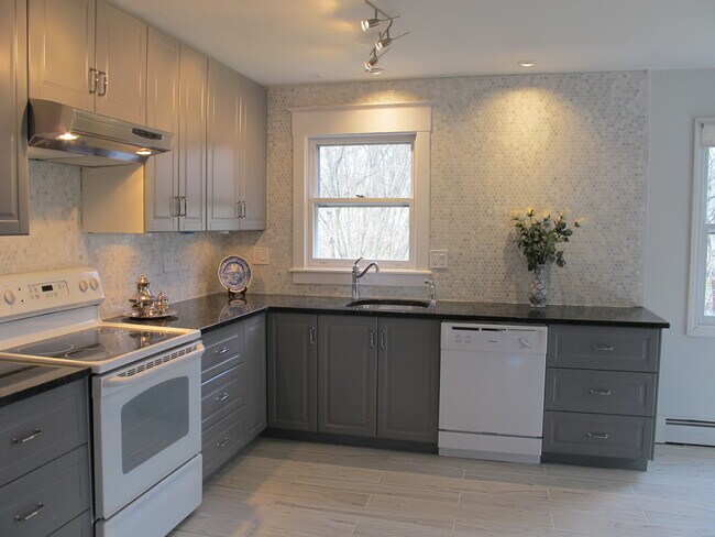 Building Photo - 21 Jones Ct