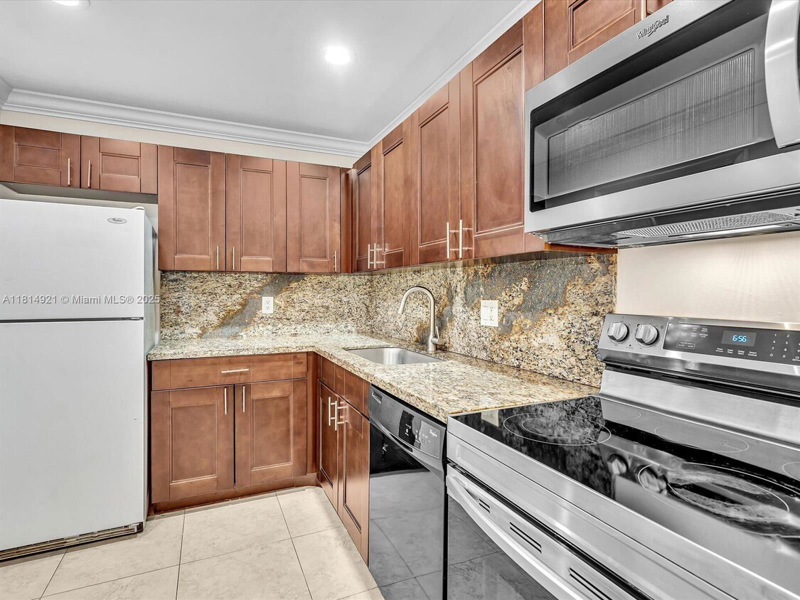 Primary Photo - 614 NW 13th St