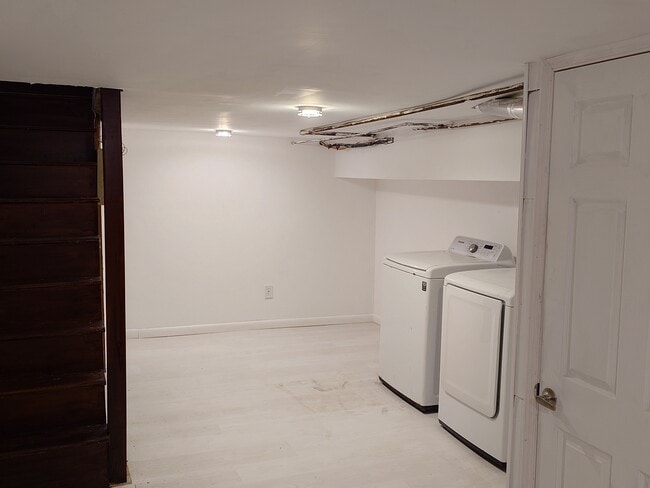 Building Photo - 2224 Latona St