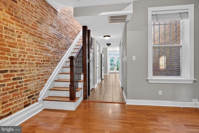 Foto del edificio - 1537 5th St NW