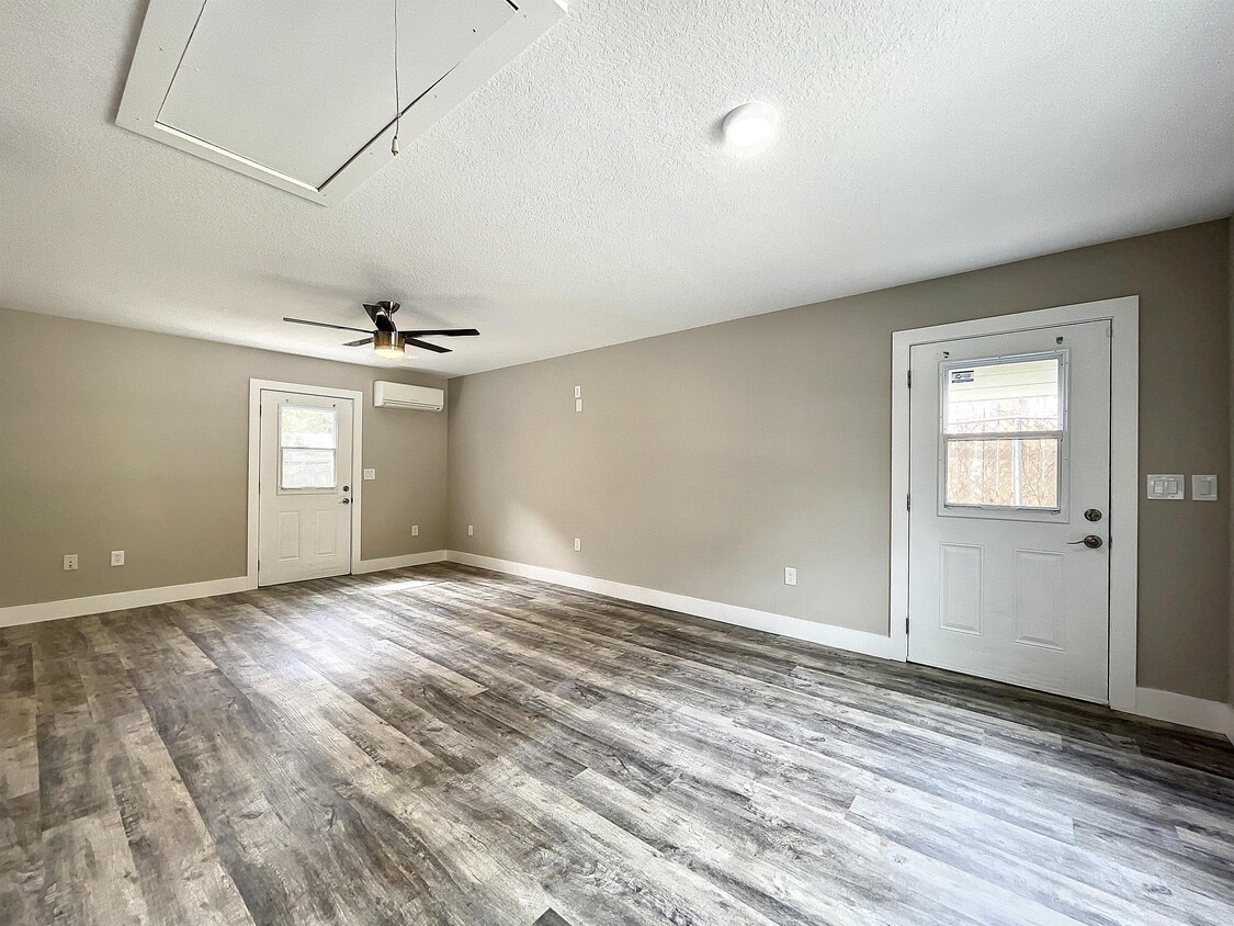 3264 E Kennedy St Unit 2, Inverness, FL 34453 Room for Rent in