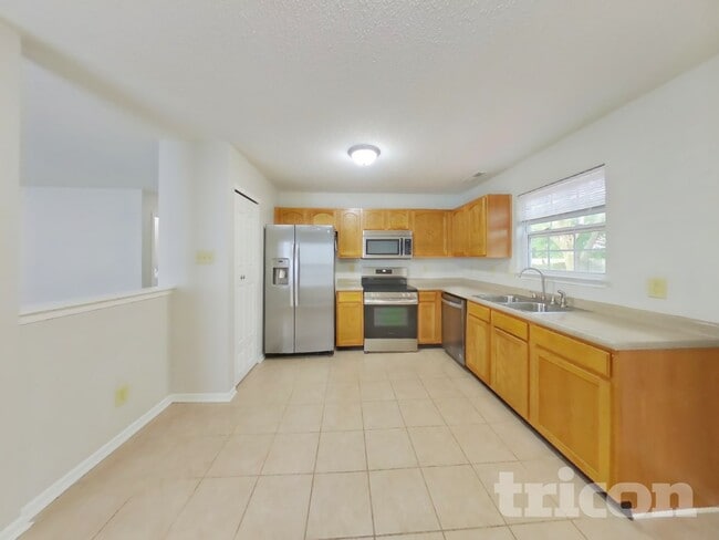 Foto del edificio - 2414 Summerwood Ln