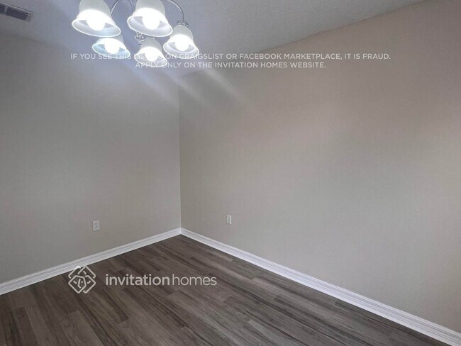 Foto del edificio - 14715 Tully Woods Ct