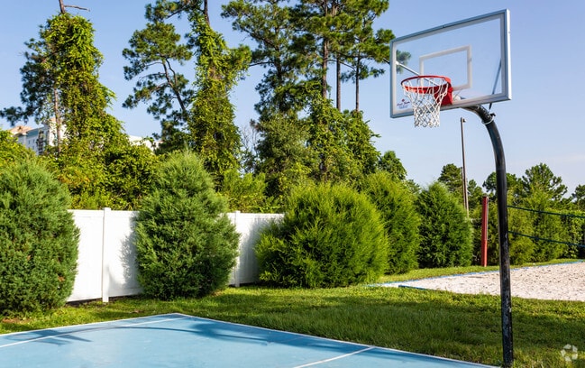 Building Photo - Mission Club Apartments