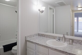 1BR, 1BA - 688SF - The Paramount